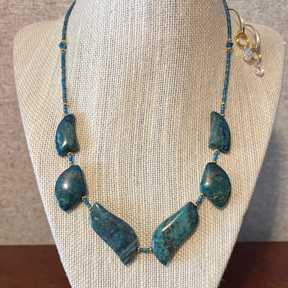 Elegant Blue Stone Necklace